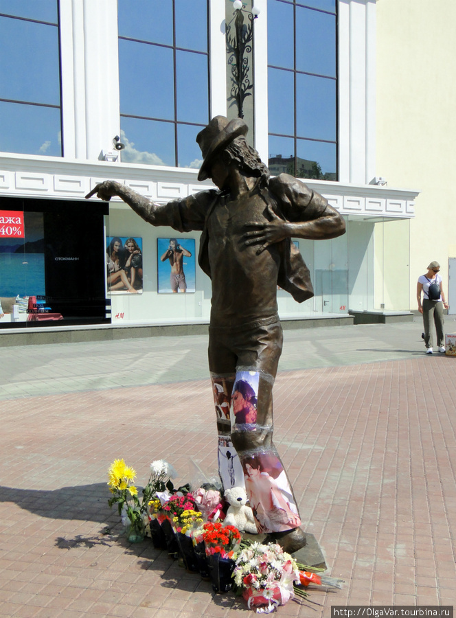 Памятник Майклу Джексону Екатеринбург, Россия