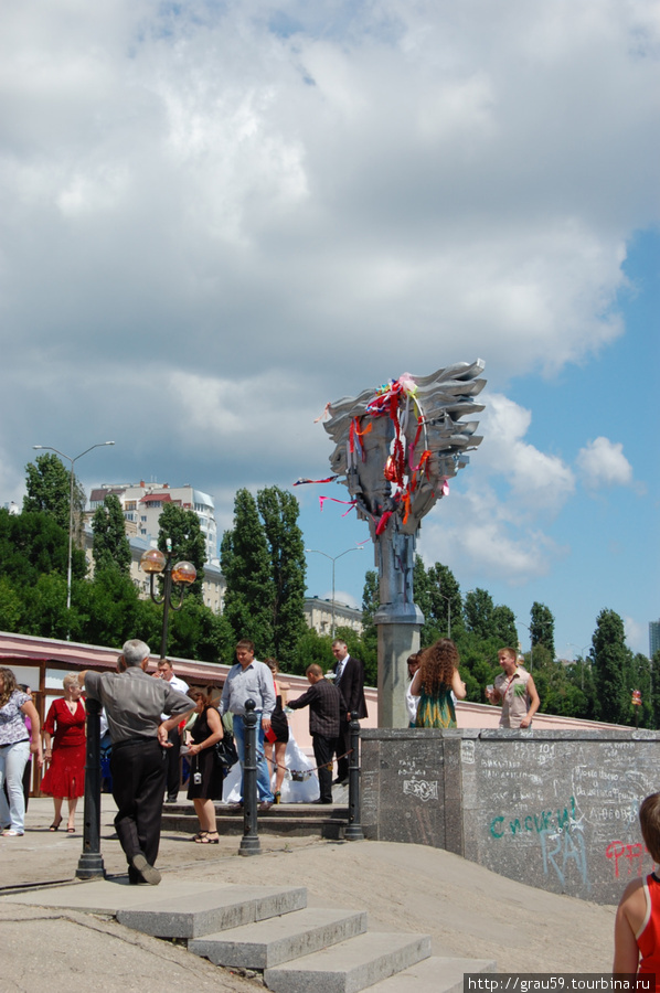 Памятник любви Саратов, Россия