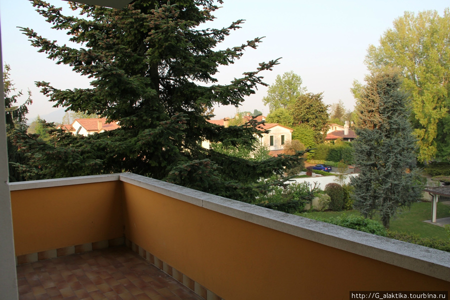 Двухместный номер, угловой балкон просто огромен Падуя, Италия