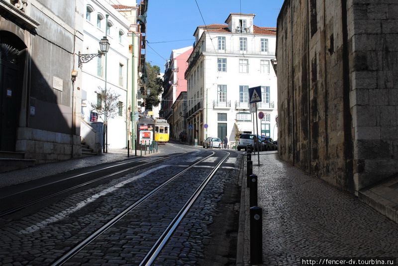 Только временами гремит знаменитый лиссабонский трамвайчик Лиссабон, Португалия