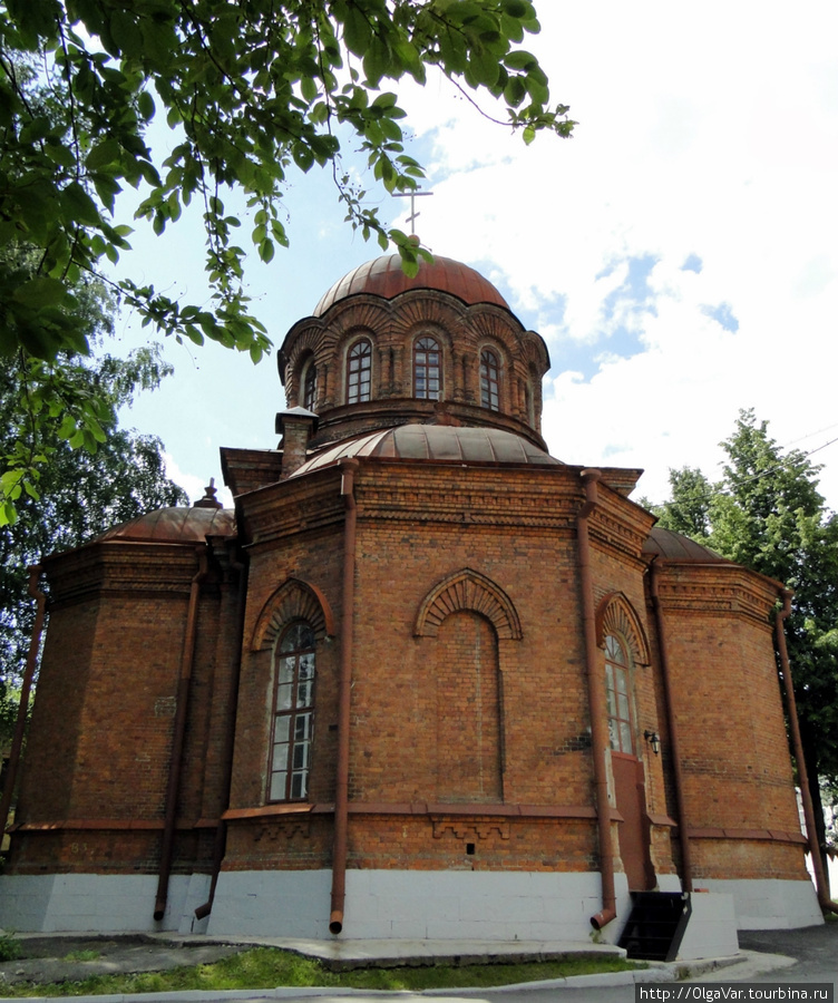 В 1823 году каменная монастырская часовня была преобразована в церковь Екатеринбург, Россия