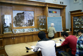 Китайские студенты изучают минералогию