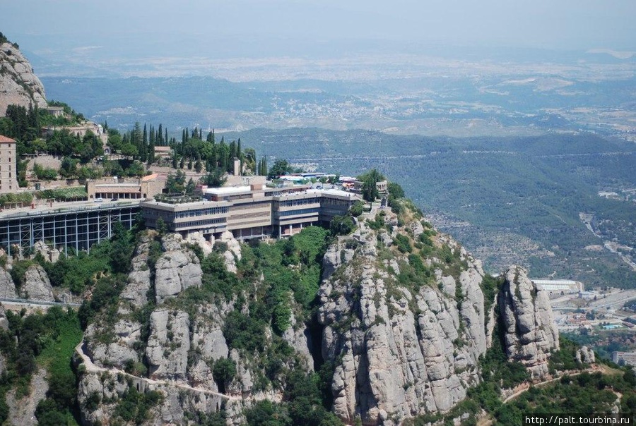 Вид с тропы Сант Микель Монастырь Монтсеррат, Испания