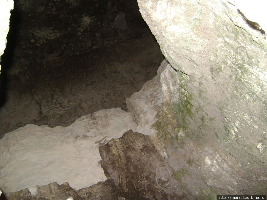 В уходящем глубоко под землю лабиринте ждёт неизвестность Золотые Пески, Болгария