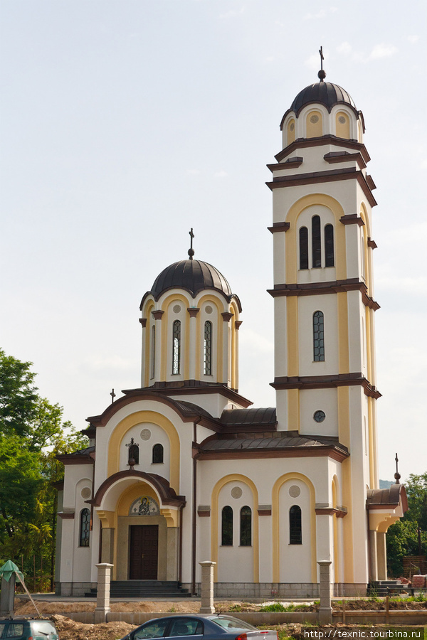 Зато построили новую церковь. Банья-Лука, Босния и Герцеговина