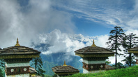 Перевал Дочула.вид на Высокие Гималаи от мемориала в честь ассамской операции