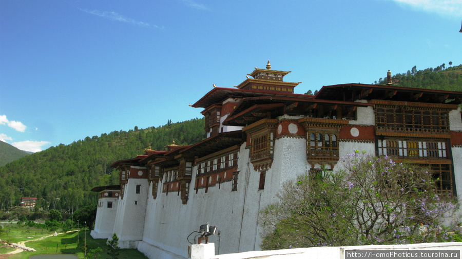 Друк Пунгхтанг Дечен Пходранг, дворец великого счастья , он же Пунакха Дзонг Район Пунакха, Бутан