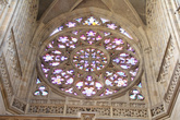 Собор св.Вита, окно — роза над входом