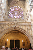 Собор св.Вита, окно — роза над входом