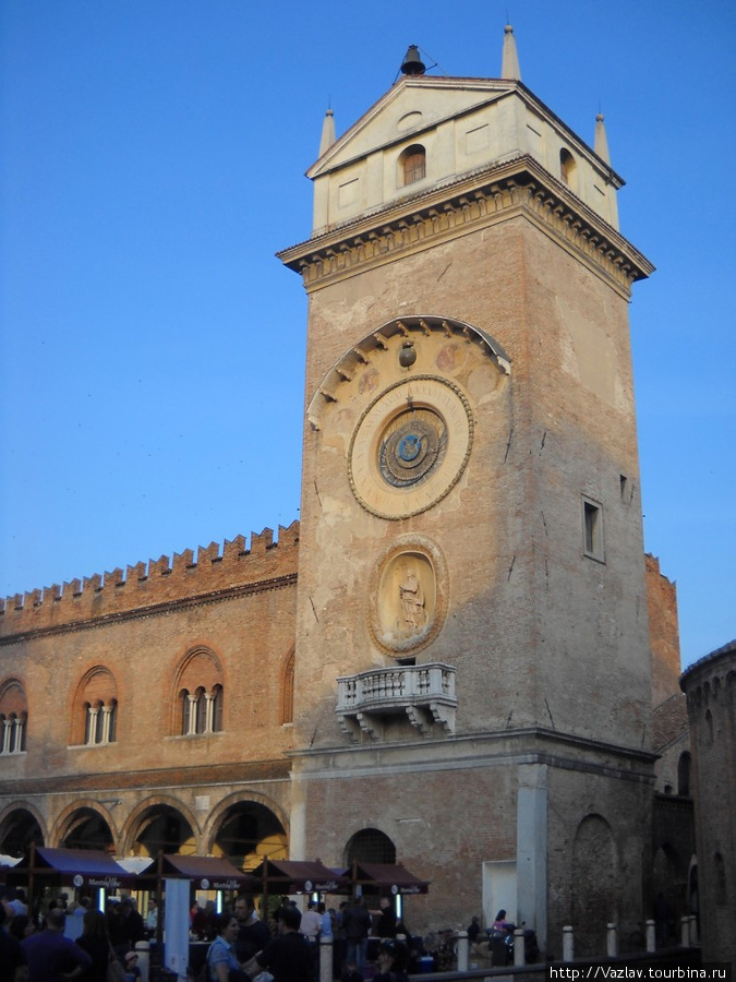 Чудо-башня Мантуя, Италия