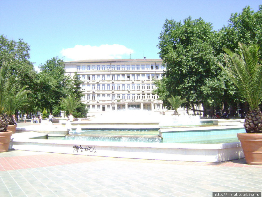 Здание окружного суда на пл. Независимости Варна, Болгария