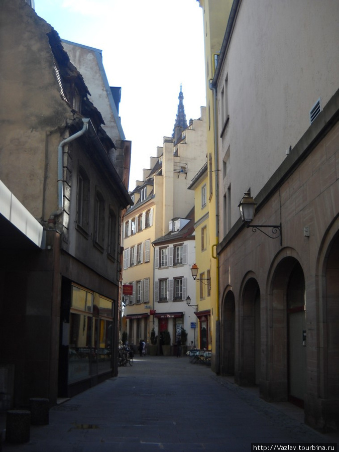 И тишина... Страсбург, Франция