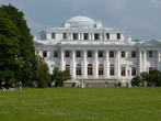 Фасад Елагиностровского дворца.