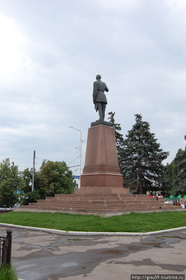 Памятник Феликсу Дзержинскому Саратов, Россия