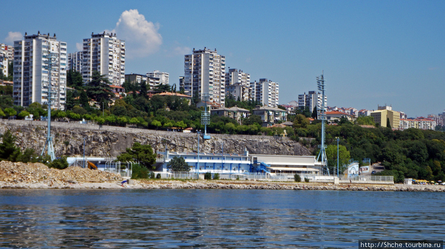 вид на стадион с моря Риека, Хорватия