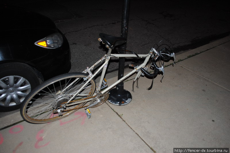 Хоть район и считается сравнительно безопасным, велосипеды тут лучше не бросать Чикаго, CША
